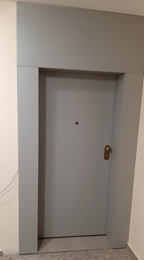 door 83