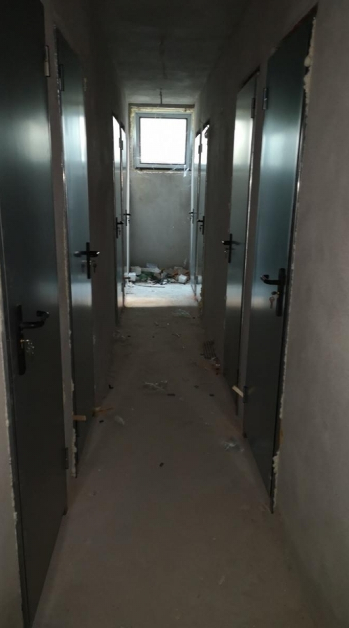 door 116