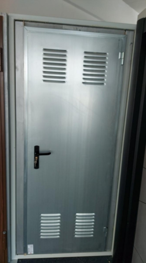 door 113
